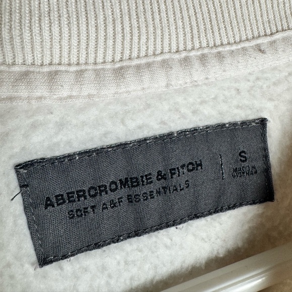 Abercrombie & Fitch Oracle Red Bull Racing Graphic Crew Sweatshirt - Picture 4 of 4